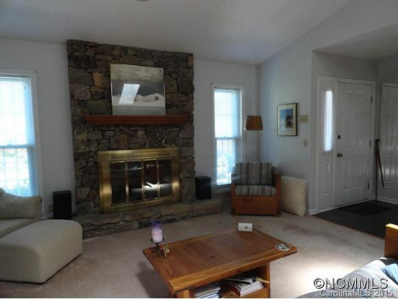 217 Hampton Ct. - Photo 4
