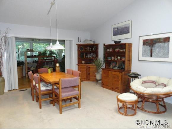 217 Hampton Ct. - Photo 5