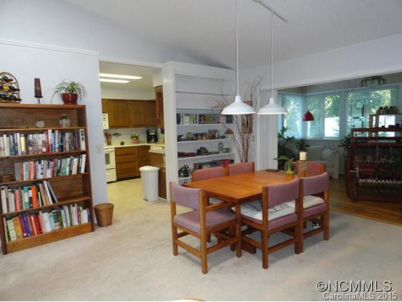 217 Hampton Ct. - Photo 7