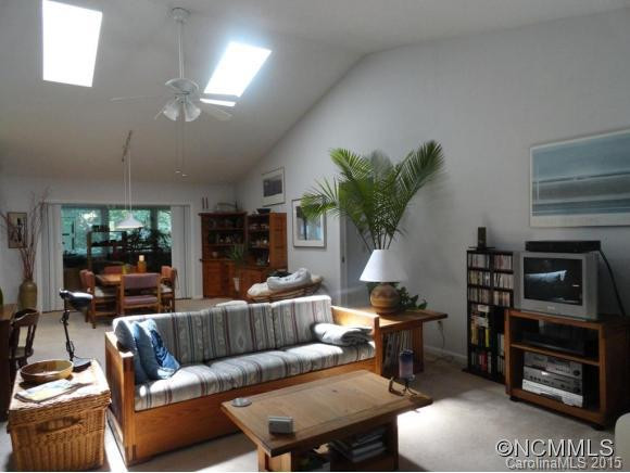 217 Hampton Ct. - Photo 8