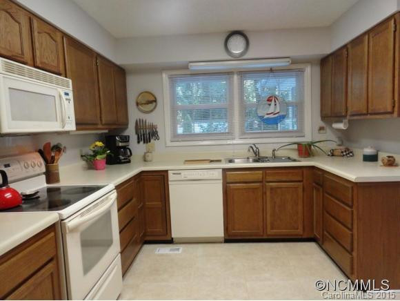 217 Hampton Ct. - Photo 10