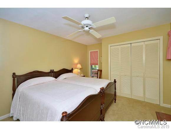 2453 SOUTH LAKESHORE DR - Photo 11