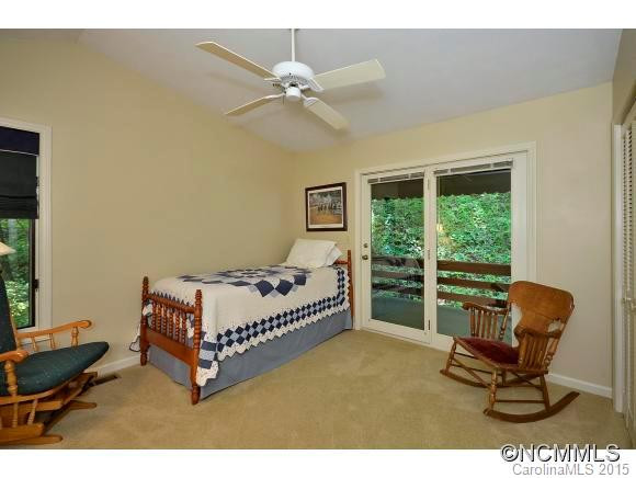 2453 SOUTH LAKESHORE DR - Photo 13