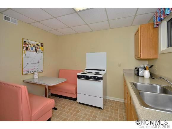 2453 SOUTH LAKESHORE DR - Photo 16
