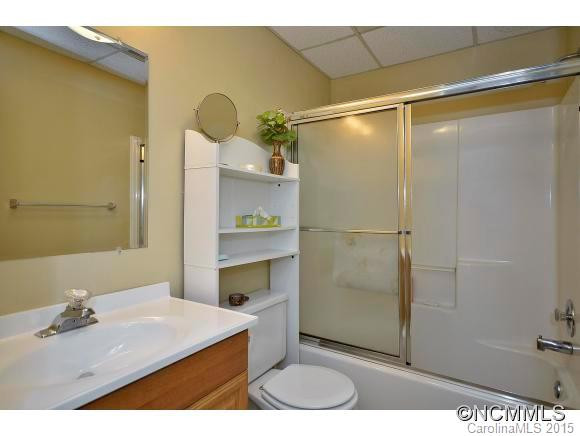 2453 SOUTH LAKESHORE DR - Photo 18