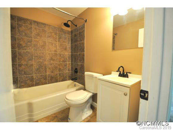 560 Oak Hill Ct. - Photo 11