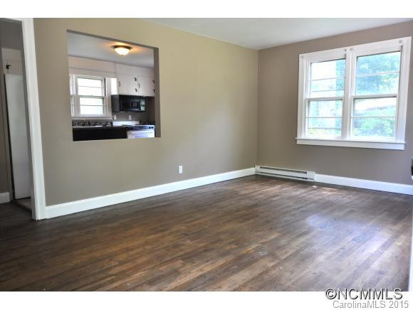 560 Oak Hill Ct. - Photo 3