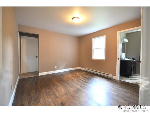 560 Oak Hill Ct. - Photo 6