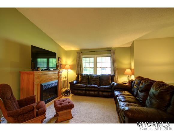 53 Fieldcrest Road - Photo 4