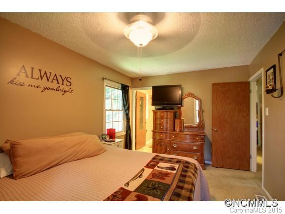 53 Fieldcrest Road - Photo 7