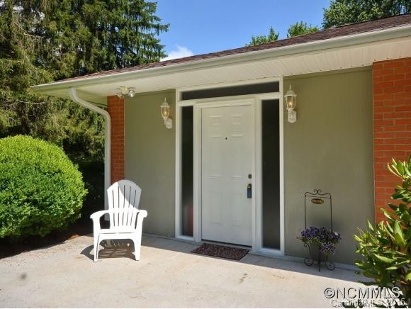 3146 CHARLYNE DRIVE - Photo 2
