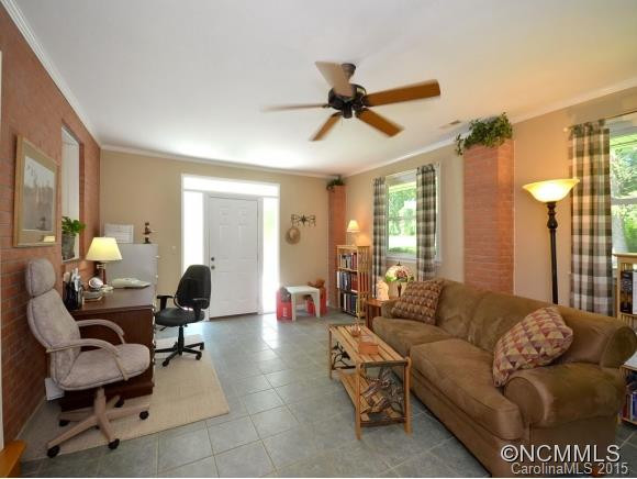 3146 CHARLYNE DRIVE - Photo 3