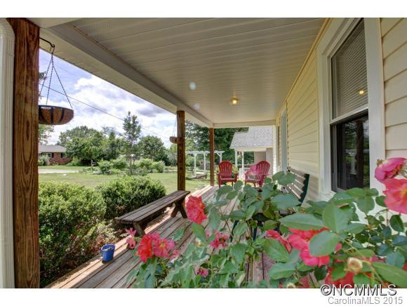 136 Round Top Road - Photo 2