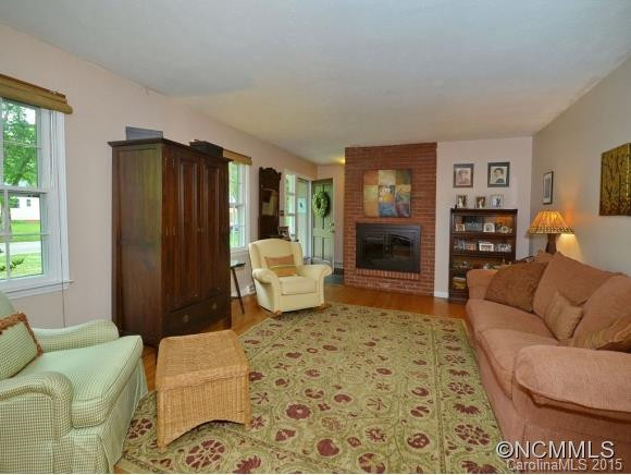 43 SAREVA PLACE - Photo 2