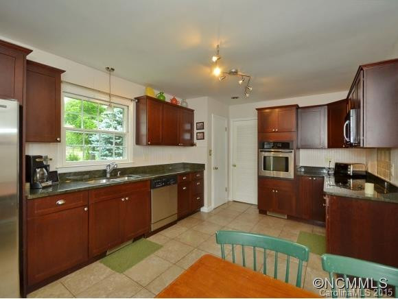 43 SAREVA PLACE - Photo 6