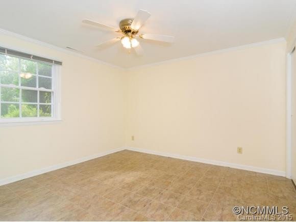 111 Castlerock Dr - Photo 16