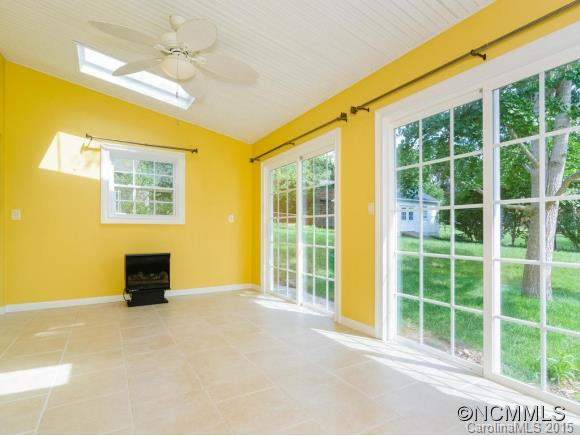 111 Castlerock Dr - Photo 17