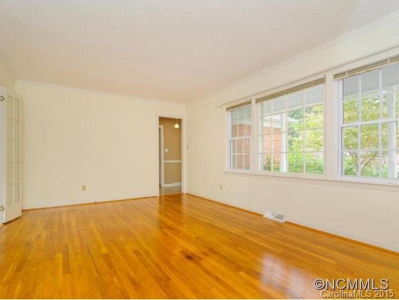 111 Castlerock Dr - Photo 5