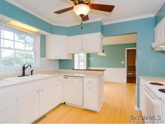 111 Castlerock Dr - Photo 6
