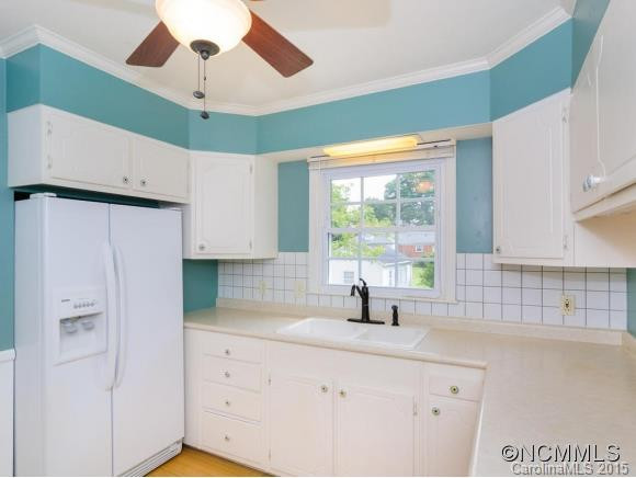 111 Castlerock Dr - Photo 7