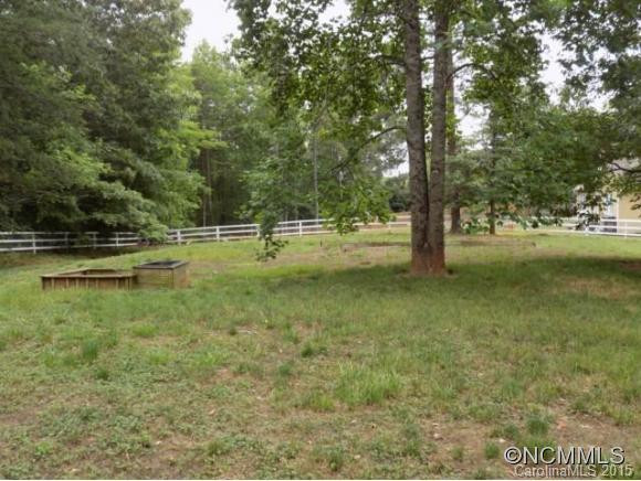 418 Chisholm Trail - Photo 2