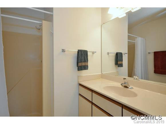 802 Abbey Circle - Photo 10
