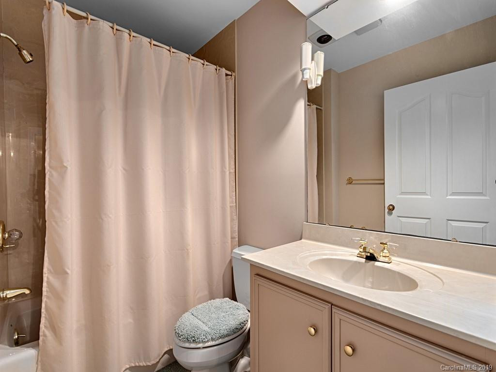 23 EASTWOOD Road - Photo 16