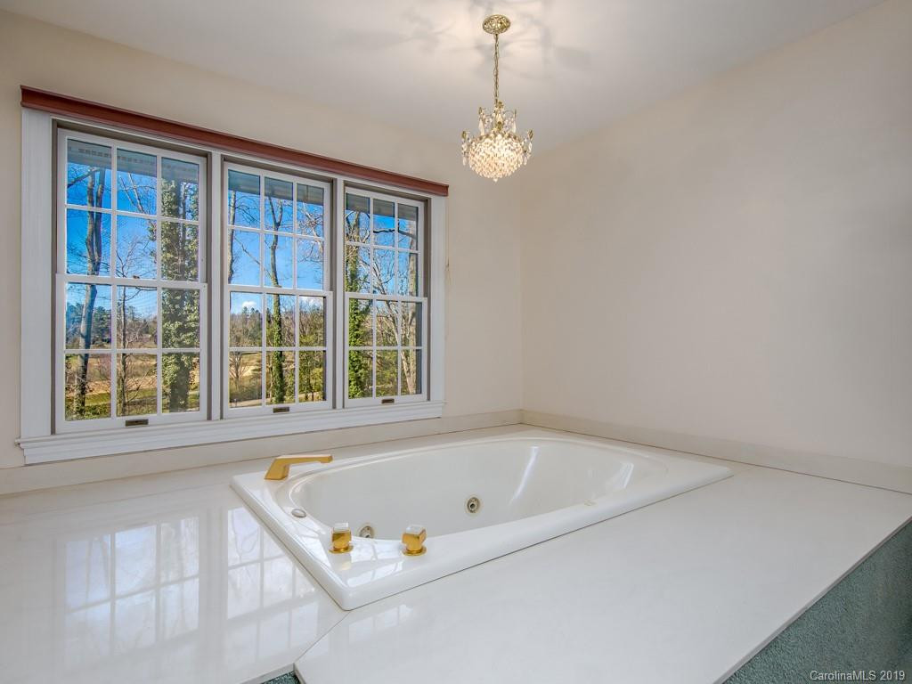 23 EASTWOOD Road - Photo 18