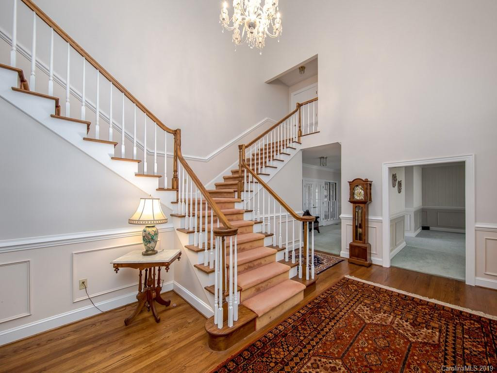 23 EASTWOOD Road - Photo 4
