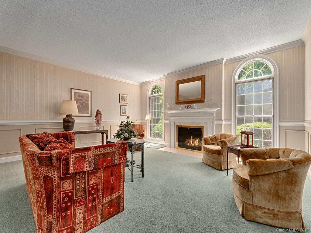 23 EASTWOOD Road - Photo 6