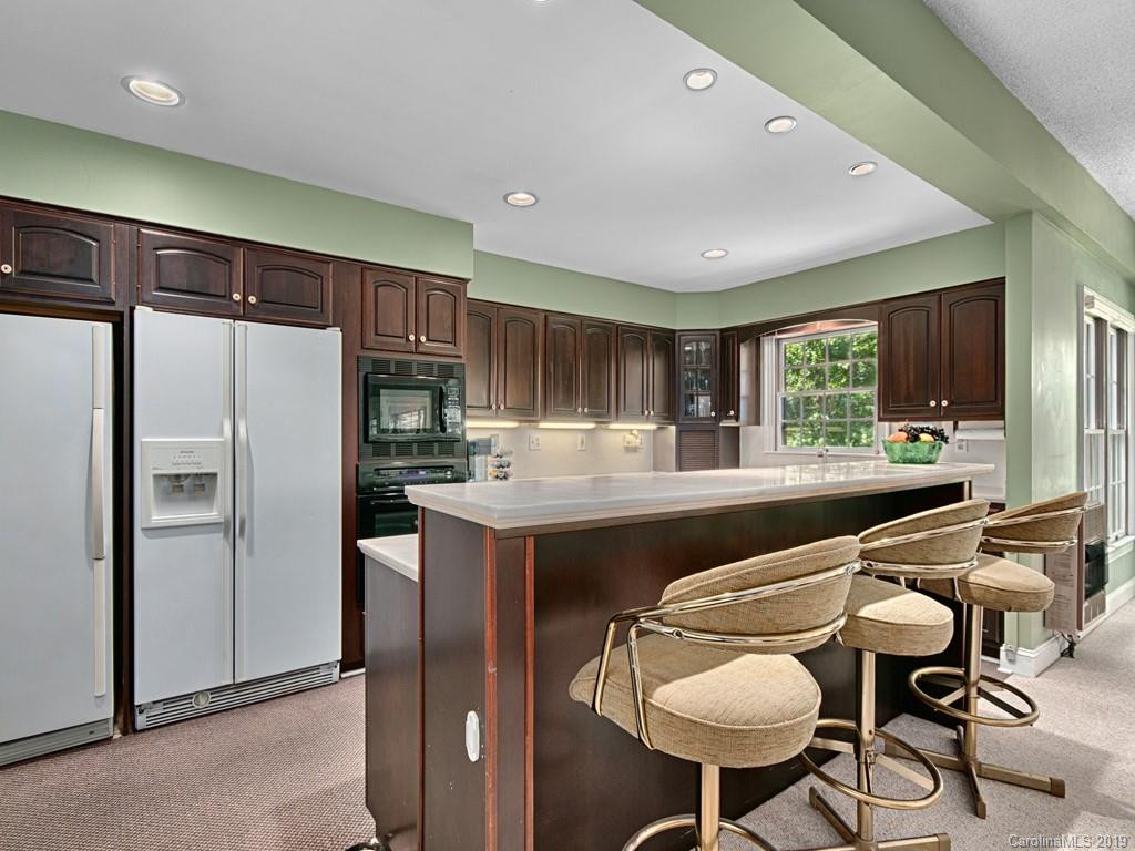 23 EASTWOOD Road - Photo 8