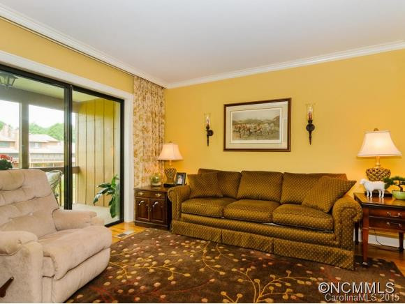 556 Crowfields Lane - Photo 4