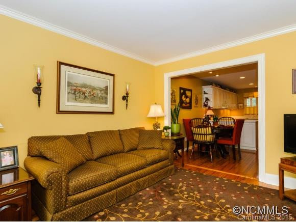 556 Crowfields Lane - Photo 5
