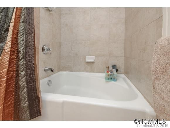 10 Clearbrook - Photo 16