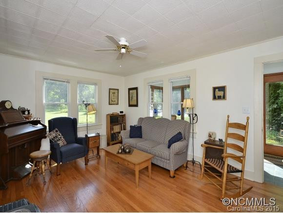 136 GRAVEYARD ROAD - Photo 2