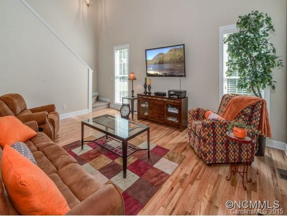 1052 Columbine Road - Photo 4