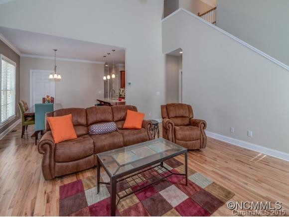 1052 Columbine Road - Photo 5