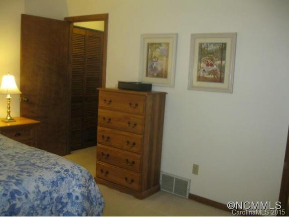 346 Surrey Lane - Photo 14