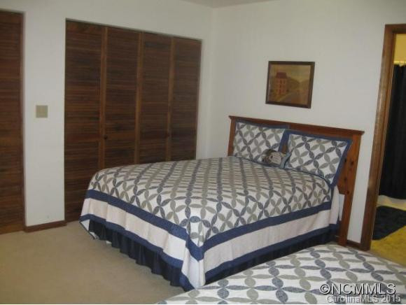 346 Surrey Lane - Photo 18