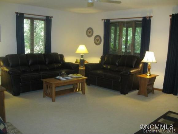 346 Surrey Lane - Photo 5