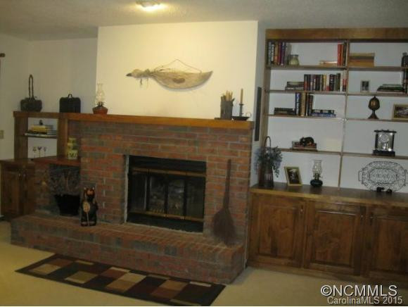346 Surrey Lane - Photo 6