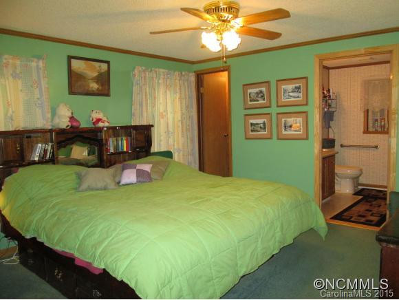 8 Naomi Drive - Photo 9