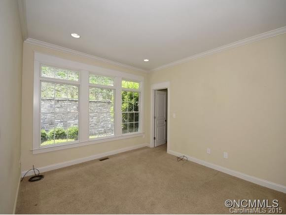 504 CLAREMONT  DRIVE - Photo 16
