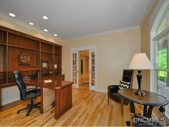 504 CLAREMONT  DRIVE - Photo 4