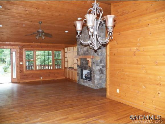 635 DILLARD AVENUE - Photo 2