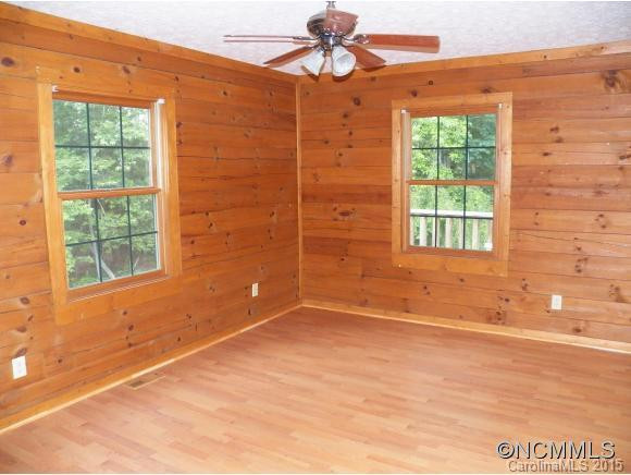635 DILLARD AVENUE - Photo 8