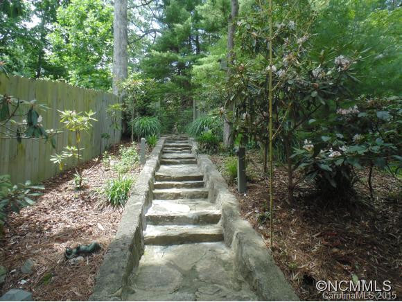 1832 Upper Ridgewood Blvd - Photo 4