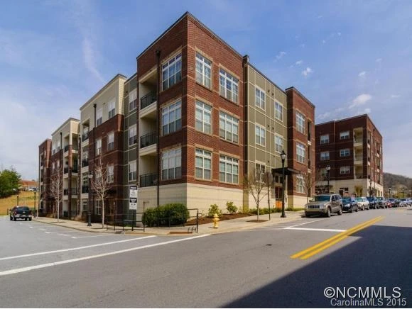 5 FARLEIGH ST, # 303