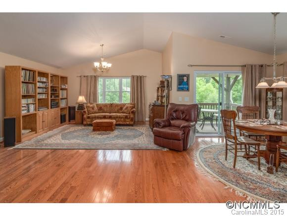 104 Fox Trot Path - Photo 2