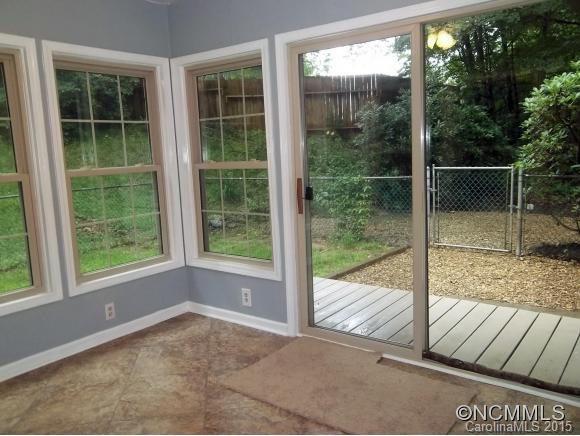 4 Maple Leaf Drive - Photo 10